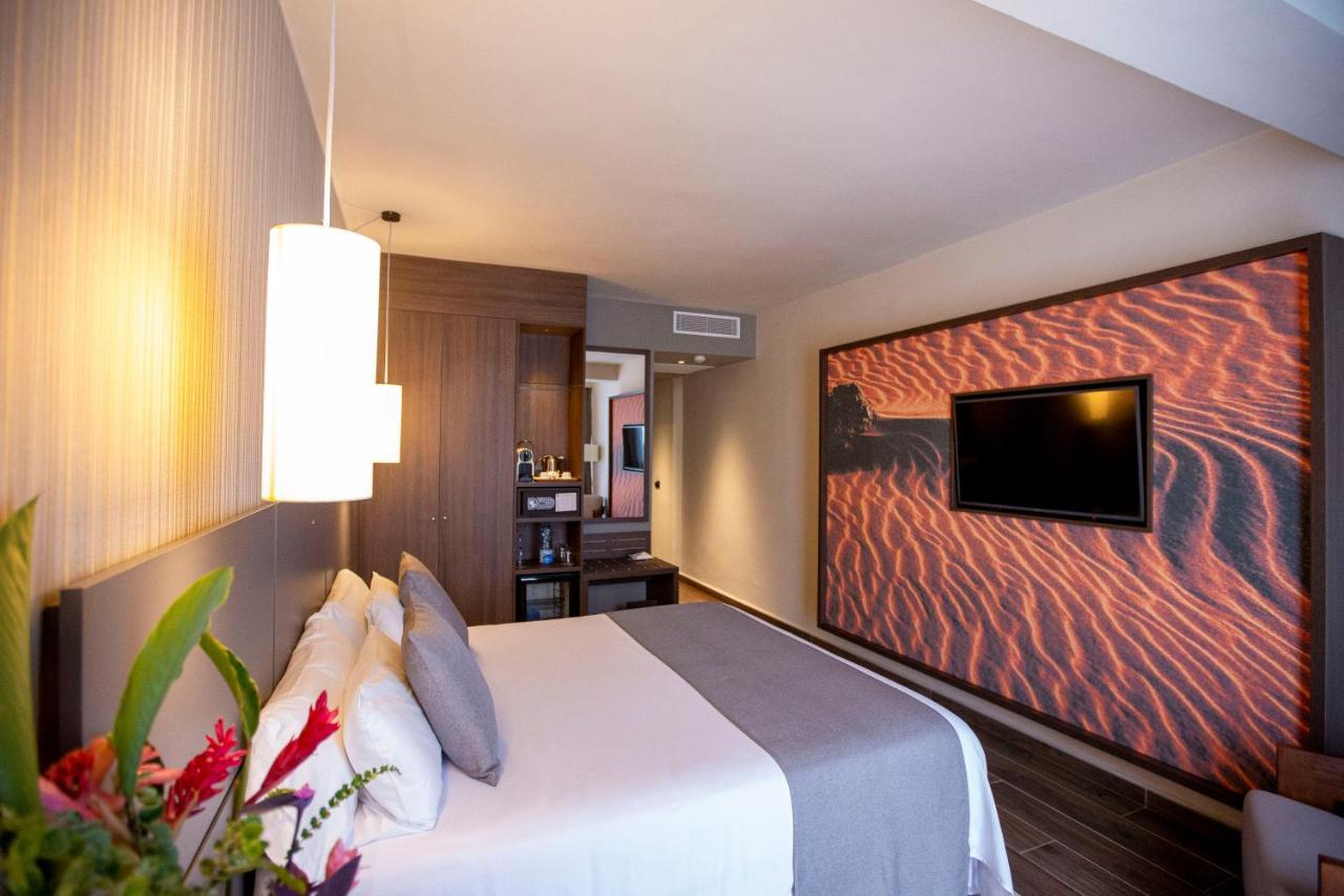 Panafrica Hotel Boutique & Spa 바타 외부 사진