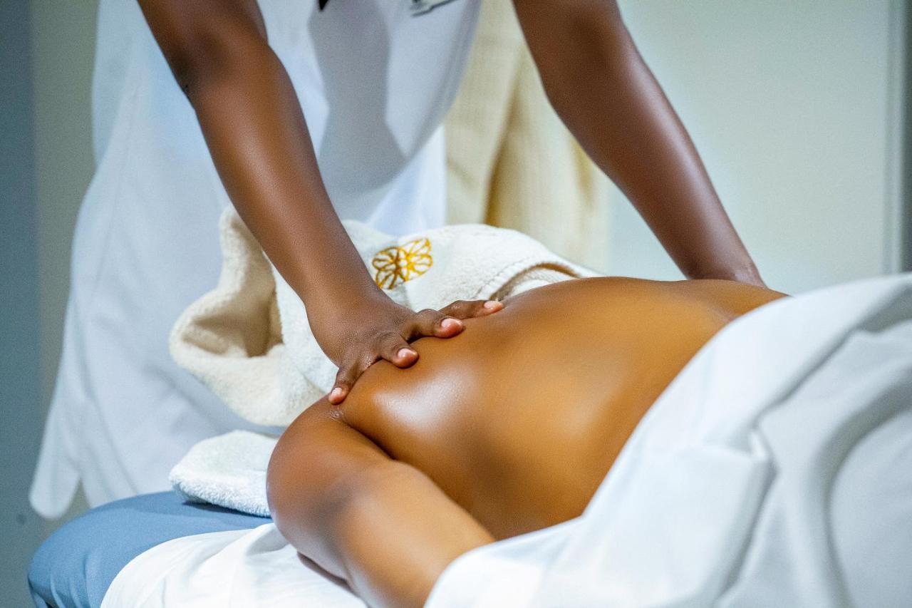 Panafrica Hotel Boutique & Spa 바타 외부 사진