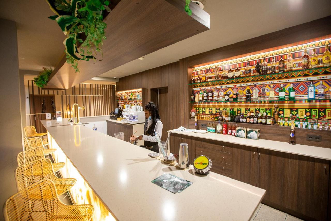 Panafrica Hotel Boutique & Spa 바타 외부 사진